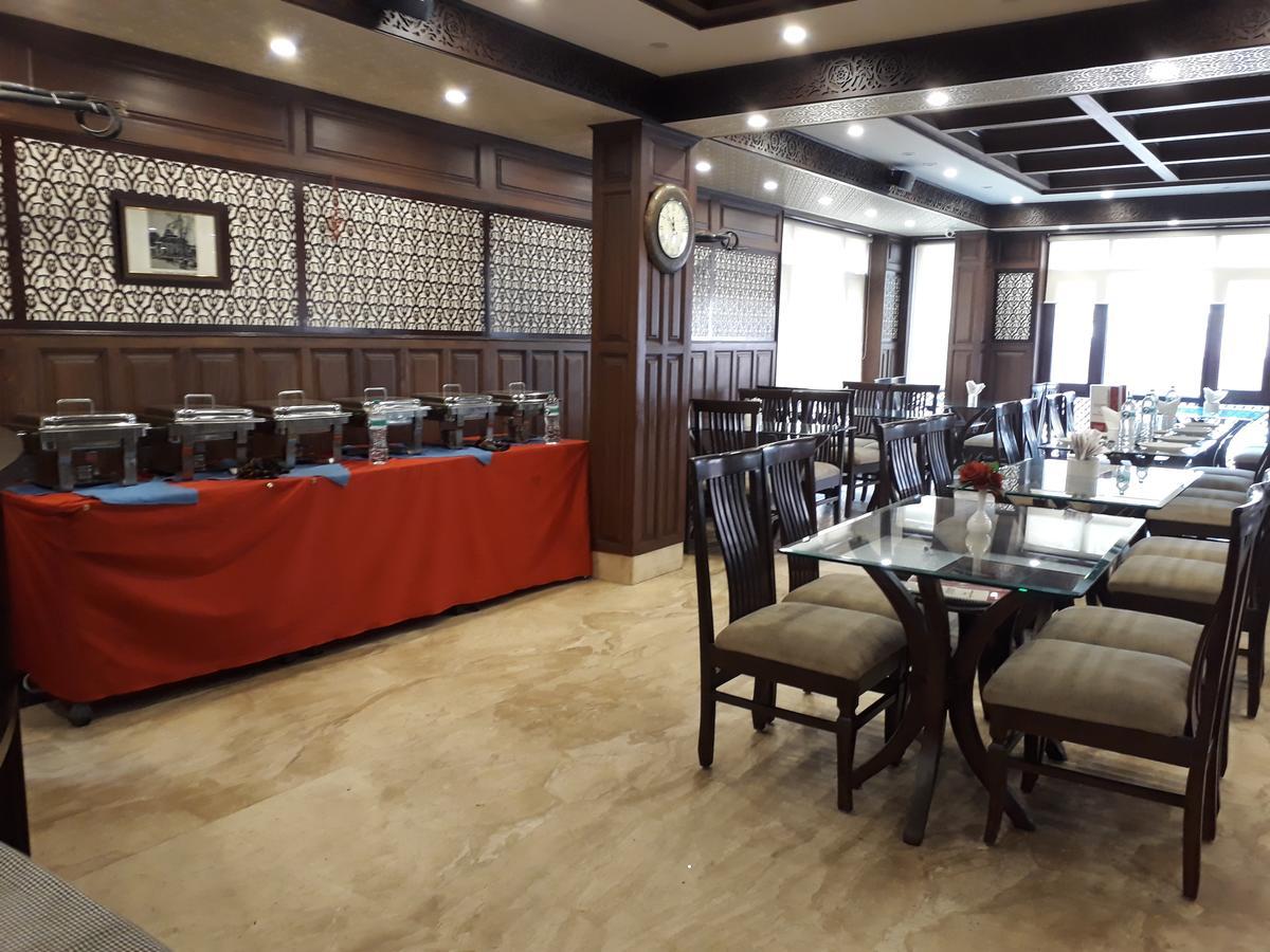 Standard Hotel And Resturant Srinagar  Exterior photo